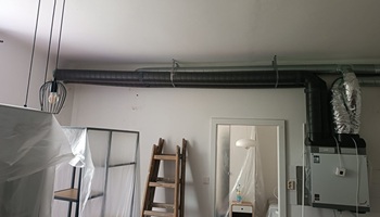 Instalace jednotky Zehnder CA180 a VZT potrubí, byt Evropská 